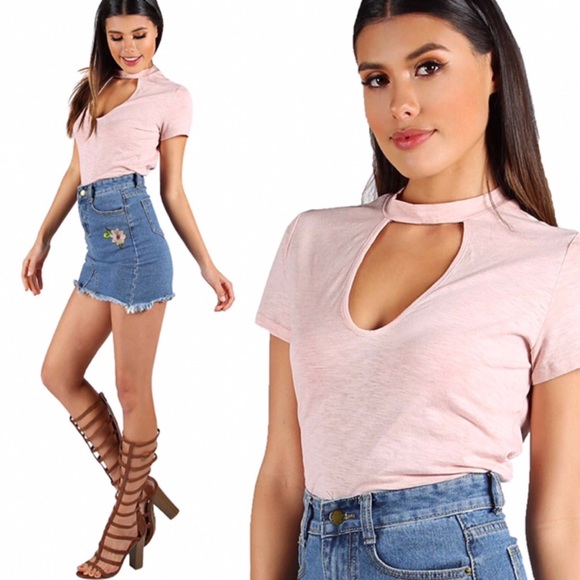 Blush Low Cut Choker Tee Short Sleeve Top - Picture 3 of 4
